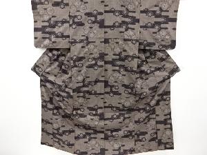 リサイクル　ヱ霞に菊・破れ蜀江紋織り出し本場泥大島紬着物(5マルキ)